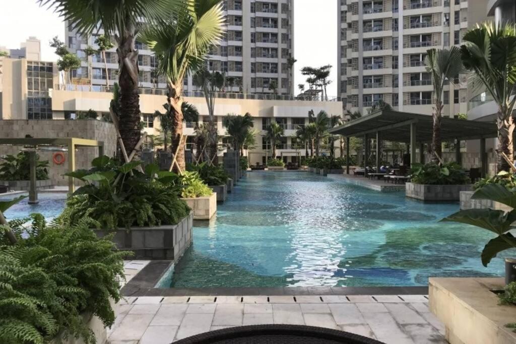 Homy 2 Bedroom Apartment Near Shopping Malls Giacarta Esterno foto