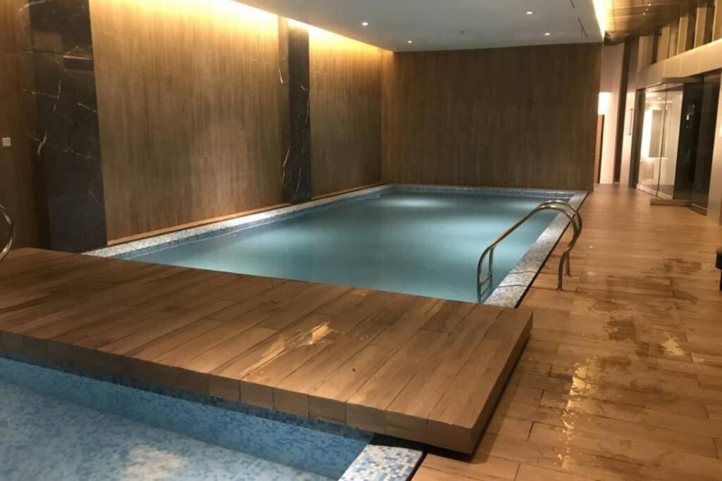 Homy 2 Bedroom Apartment Near Shopping Malls Giacarta Esterno foto