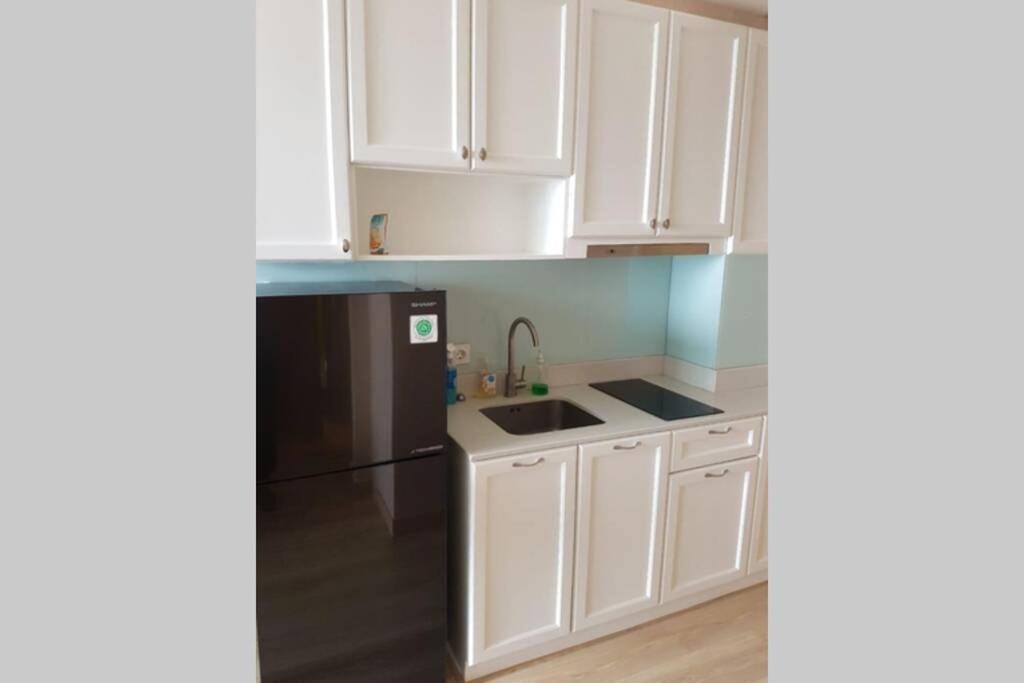 Homy 2 Bedroom Apartment Near Shopping Malls Giacarta Esterno foto