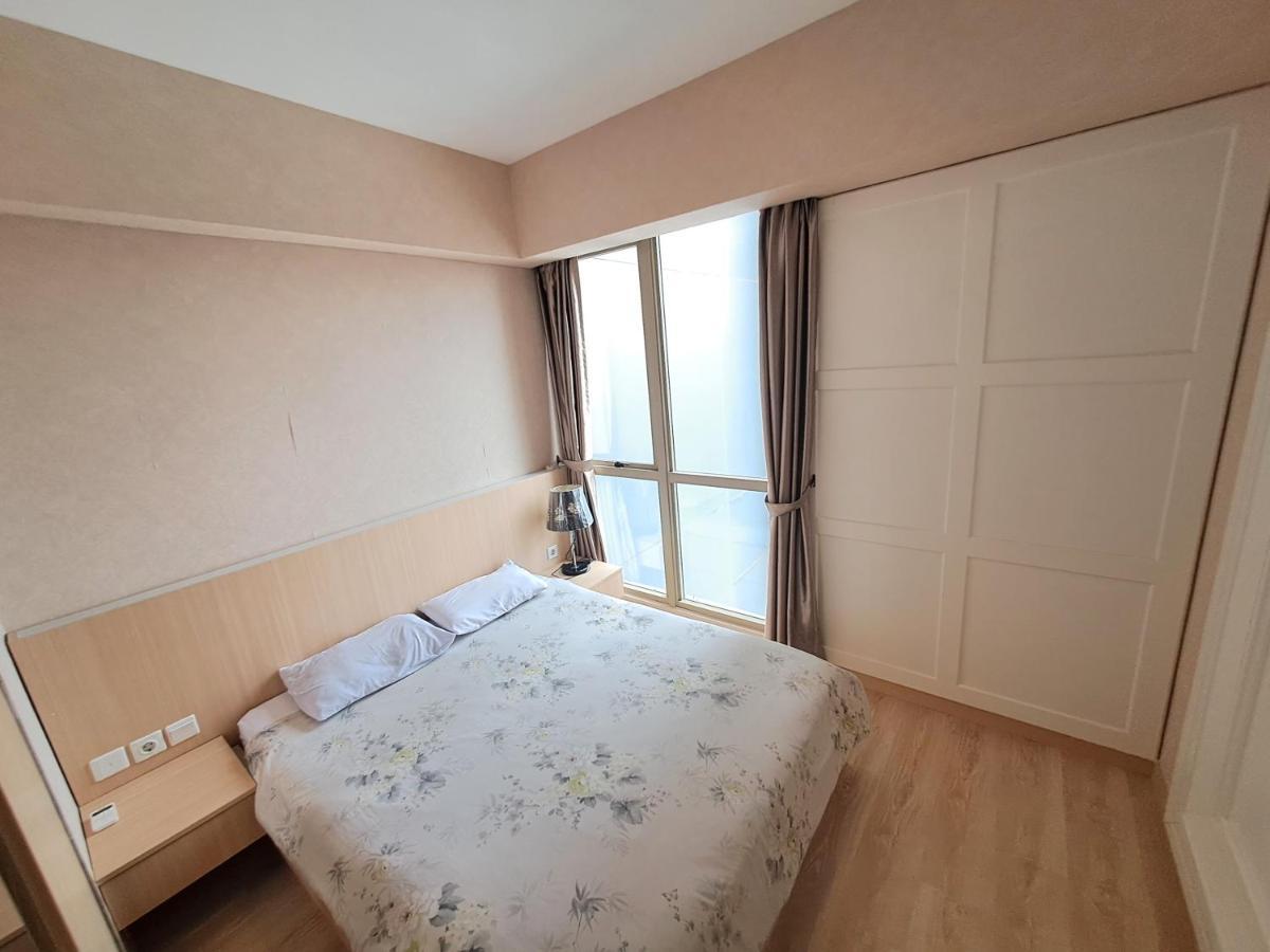Homy 2 Bedroom Apartment Near Shopping Malls Giacarta Esterno foto