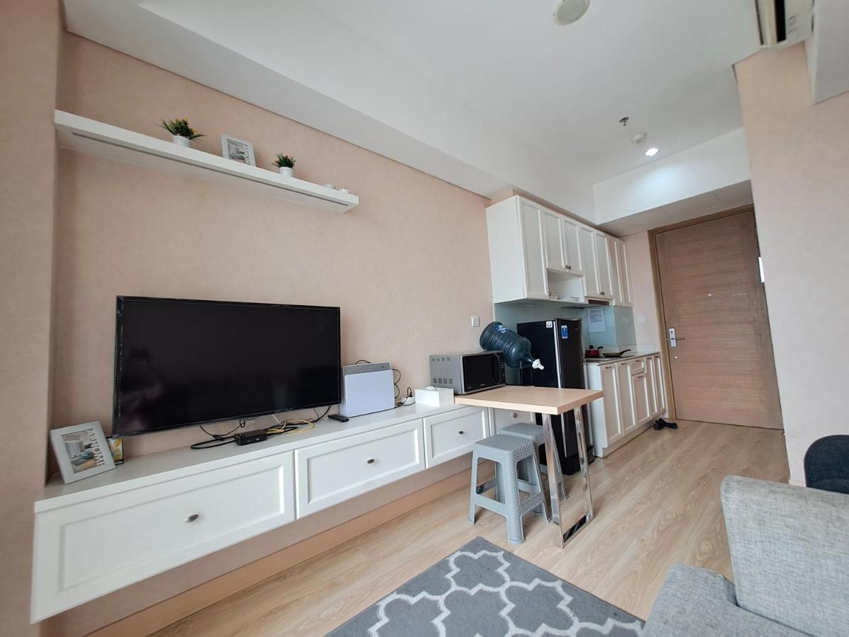 Homy 2 Bedroom Apartment Near Shopping Malls Giacarta Esterno foto