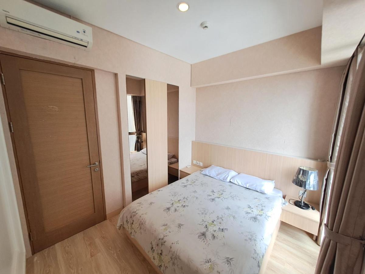 Homy 2 Bedroom Apartment Near Shopping Malls Giacarta Esterno foto