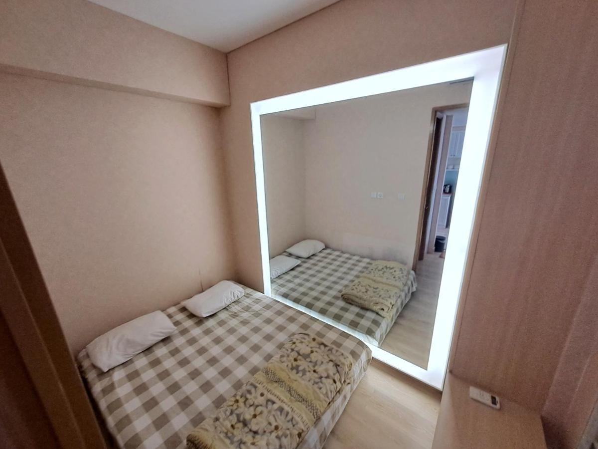 Homy 2 Bedroom Apartment Near Shopping Malls Giacarta Esterno foto